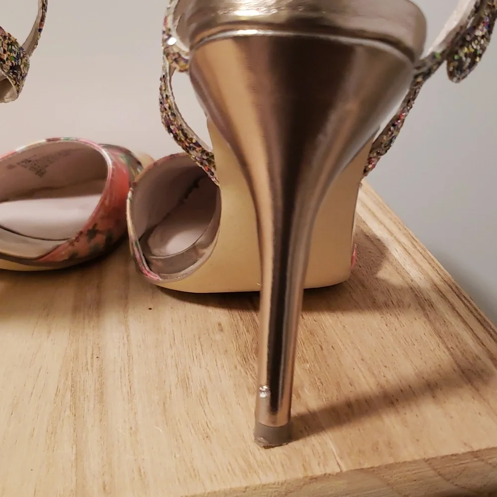 Steve Madden Floral Dress Pumps - Picture 5 of 8